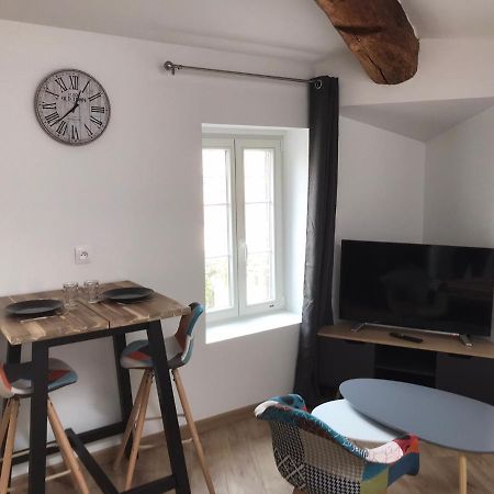 Super Studio refait à neuf proche des commerces Royat Extérieur photo