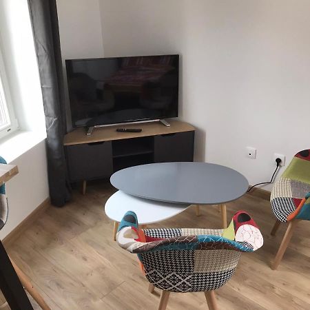 Super Studio refait à neuf proche des commerces Royat Extérieur photo